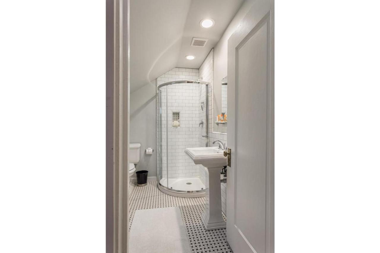 Family Laundry & Spa Sacramento Exterior photo